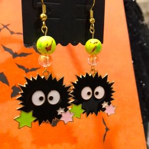 Puff-poltergeist Earrings
